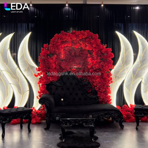 ฉากหลังงานแต่งงานแบบปรับแต่งได้ LEDA สำหรับงานอีเว้นท์ในร่ม ทำจากโลหะสีขาว ประดับด้วยหญ้าทะเล - Product Image 3
