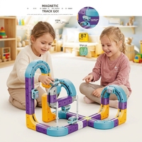 Cubes de construction éducatifs en plastique pour train magnétique transfrontalier, avec rails magnétiques électriques et blocs d'assemblage, alcalins