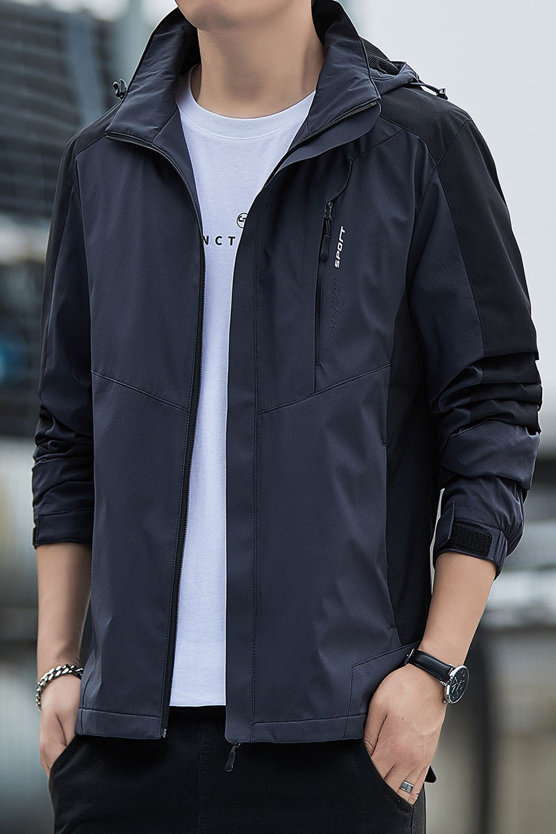 สีเทาเข้ม