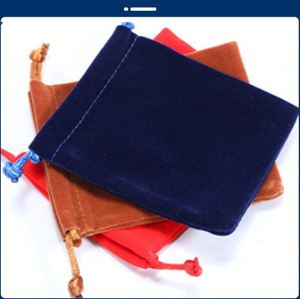Petit sac cadeau en velours avec cordon de serrage, pochette multi-usages pour bijoux, peigne, miroir, souvenirs, tissu doux, impression de logo personnalisée, vente en gros - Product Image 3