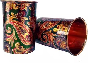 Elegante jarra de cobre martillado con estampado antiguo con juego de vidrio Ideal para fiesta en restaurante o uso diario Disponible a precio mayorista - Product Image 2