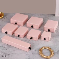 Vente en gros de collier bracelet d'oreille anneau de couleur kraft blanc noir rose marron avec boîte cadeau de bijoux insert en mousse