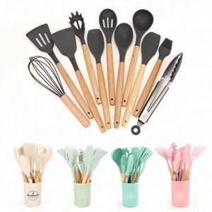 Ustensiles de cuisine en silicone écologiques de qualité alimentaire, antiadhésifs, résistants à la chaleur, ensemble de 12 ustensiles de cuisine avec manches en bois, compatibles lave-vaisselle - Product Image 1