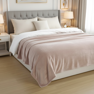 Fei Yue 100% Polyester Super Soft Warmer All-Season Modern Fuzzy Thermal Flannel Plush <strong>Comforters</strong> &amp; <strong>Blanket</strong> - Product Image 1