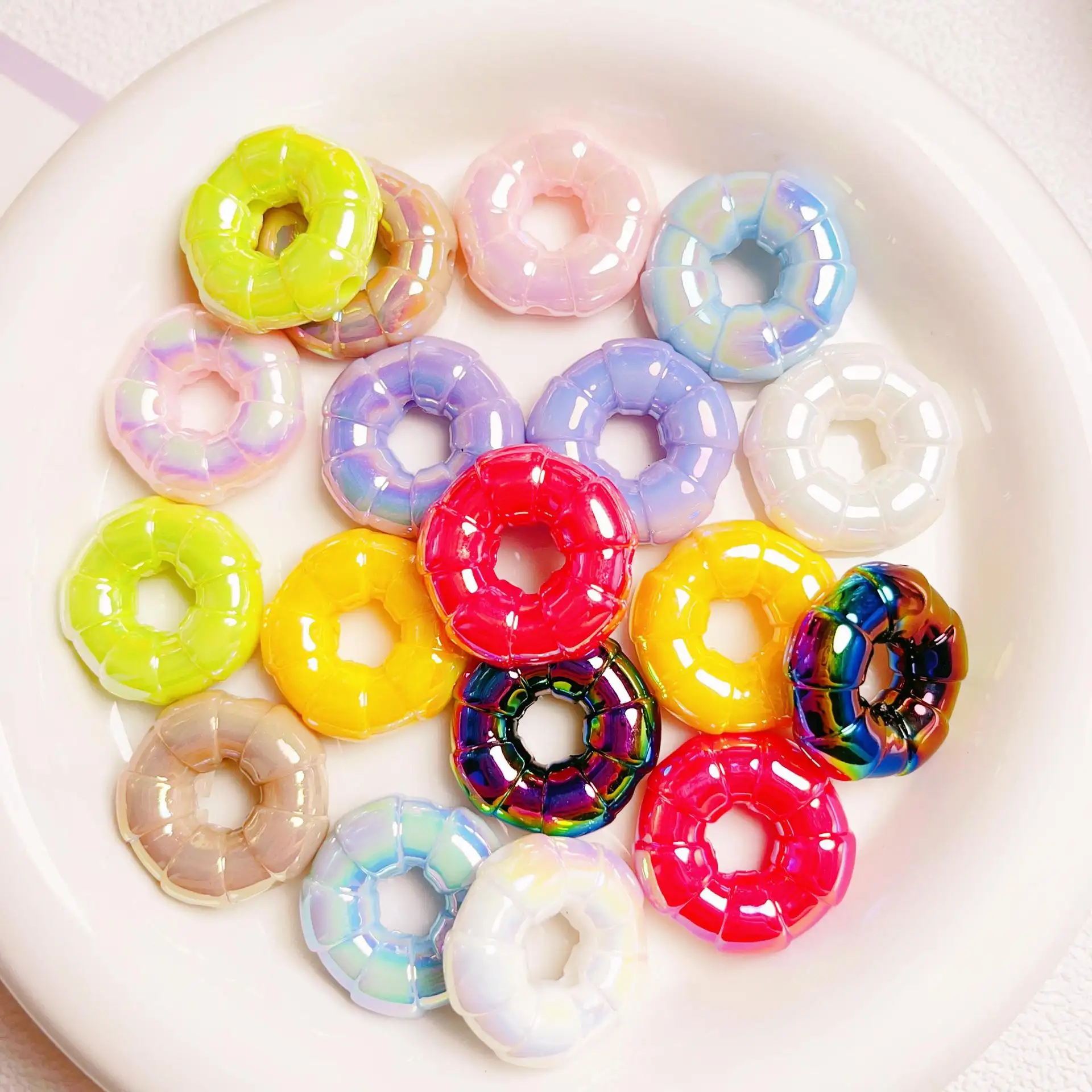 2023 New High Quality UV Plated Noctilucent Plastic Beads DIY Accessories Cute Doughnut Loose Beads for Fashion Jewelry Making