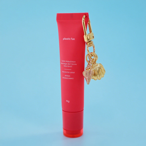 Brillo de labios de plástico rosa de 15ML para tubo de esencia, manguera de lápiz labial cosmético con Piercing, cadena de cuentas, colgante, tubos de brillo de labios con dijes - Product Image 3