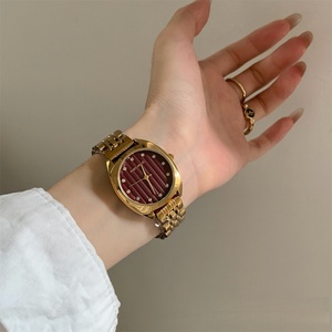 Montre à quartz pour femmes, élégante et tendance, boîtier en alliage, aiguilles en acier inoxydable, cadran en verre, résistance à l'eau 3BAR - Product Image 6