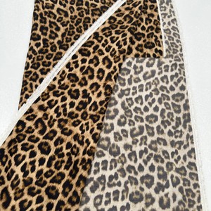 Tessuto Satinato con Stampa Leopardata <span class=keywords><strong>in</strong></span> <span class=keywords><strong>Viscosa</strong></span> Leggera 100GSM per Camicie e Bluse da Donna - Product Image 4