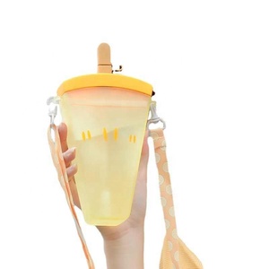 Garrafa de Água Plástica Bonita em Forma de Melancia com Canudo, Garrafa Antichoque, Copo de Picolé Portátil para Crianças - Product Image 5