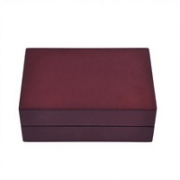 Boîte à bijoux en bois rouge vin brillant avec doublure en velours, logo personnalisé, couvercle à charnière, boîte de rangement en bois pour bague, petit emballage cadeau pour bijoux