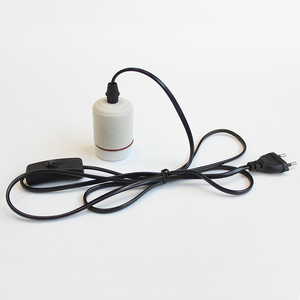 <span class=keywords><strong>Support</strong></span> de <span class=keywords><strong>lampe</strong></span> <span class=keywords><strong>chauffante</strong></span> en céramique pour reptiles avec interrupteur, cordon d'alimentation avec douille E27 pour éclairage de terrarium, prise EU - Product Image 2