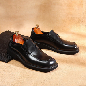 Nouvelles Bottes d'Hiver Imperméables Classiques Polyvalentes Décontractées Montantes pour Hommes en Cuir Véritable Rehaussantes pour le Travail en Extérieur et le Sport - Product Image 4