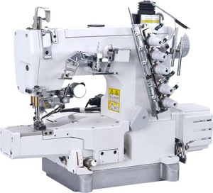 Machine à coudre industrielle à point de surjet automatique à trois aiguilles et cinq fils CP-600D avec coupe-fil - Product Image 3