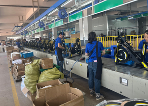 <span class=keywords><strong>Bicicleta</strong></span> <span class=keywords><strong>Fija</strong></span> de Spinning Comercial para Gimnasio Interior, Equipo de Fitness, Bicicletas de Spinning Magnéticas con Pantalla - Product Image 6