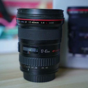 Objectif zoom d'occasion <span class=keywords><strong>Canon</strong></span> EF 17-<span class=keywords><strong>40mm</strong></span> f/4L USM pour photographie <span class=keywords><strong>de</strong></span> voyage et extérieure – Prix <span class=keywords><strong>de</strong></span> gros - Product Image 1