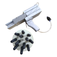 Installateur automatique pneumatique de doigts pour plumeuse de volailles, pour ligne d'abattage, construction en acier