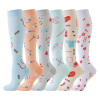 FF4776 6 paires de chaussettes de compression graduées pour infirmière athlétique Halloween Christmas Pattern Knee High Compression Socks