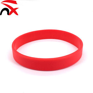 Juego de Regalos Promocionales de Alta Calidad con Logotipo Personalizado, Bolsas Rojas, Taza, Pulsera, Cuaderno, Bolígrafo <span class=keywords><strong>para</strong></span> Mujeres y Hombres - Product Image 5