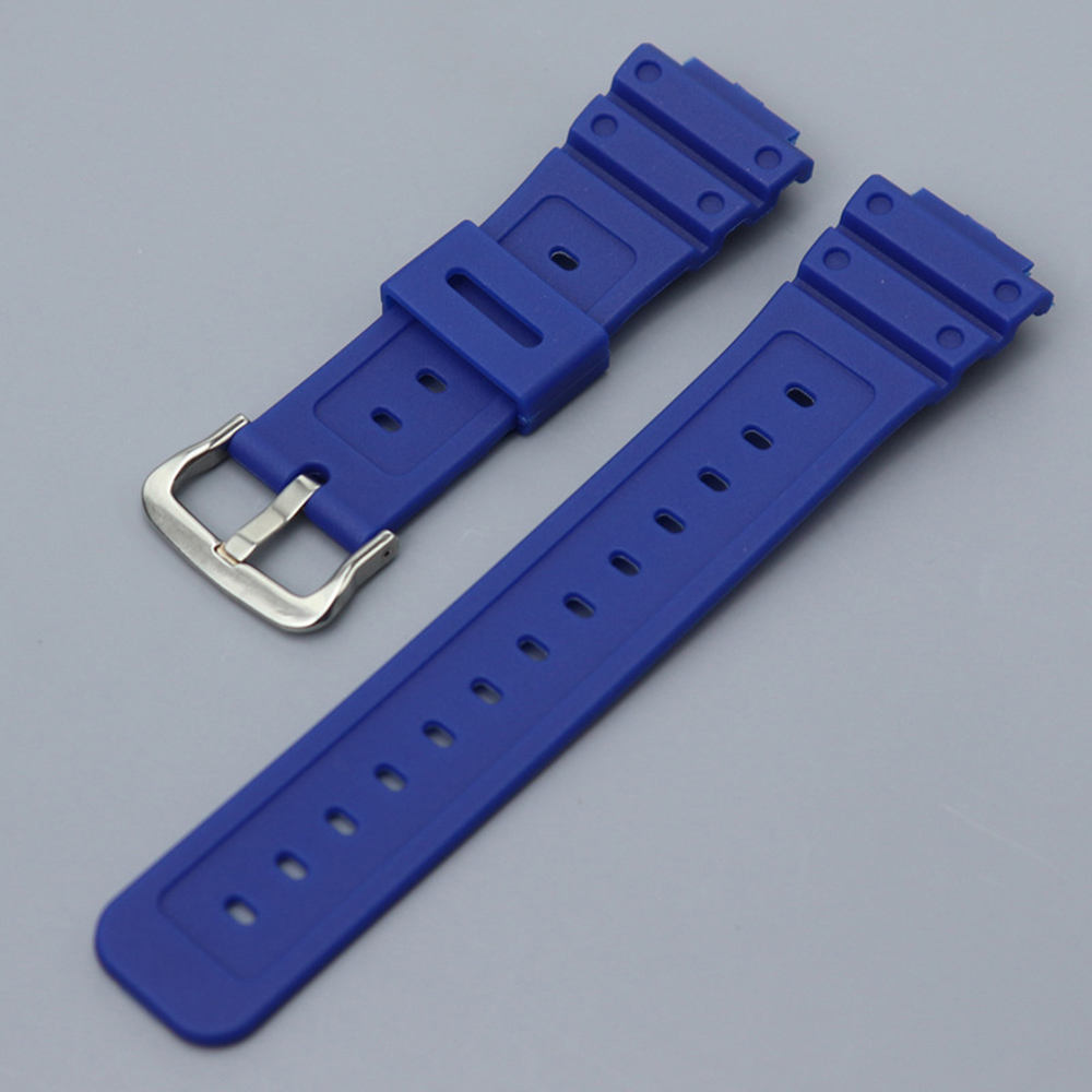 สีน้ำเงินพร้อมหัวเข็มขัดสีเงิน