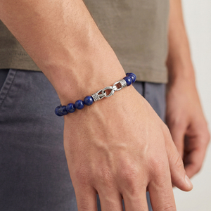 Pulsera de cuentas de Lapislázuli. Eleva tu estilo con una pulsera de cuentas que exhibe cautivadoras cuentas redondas de Lapislázuli. - Product Image 3