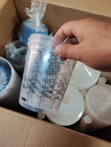 Peinture liquide polyuréthane pour meubles, voitures et bateaux, avec cinq capacités, tasse <span class=keywords><strong>de</strong></span> mélange, couvercle, échelle, filtration automatique des impuretés, AC 220-240V - Product Image 1