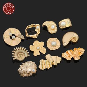 Botones Metálicos con Vástago, Botones Personalizados con Formas Irregulares, Logotipo Grabado, Botón de Perla Dorada para Ropa - Product Image 1