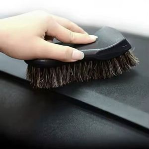 Brosse de nettoyage intérieur multifonctionnelle avec logo personnalisé, manche en plastique, poils doux en crin de cheval, pour sièges en tissu et cuir de voiture - Product Image 3