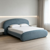 Cadre de lit minimaliste incurvé en velours bleu poussière, capitonné, avec pied de lit assorti, taille King, assemblé pour chambre à coucher