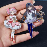 Badge en métal émaillé souple pour un personnage de jeune fille. Broche Anime. Décoration de vêtements pour sac à dos. Petit cadeau de collection.