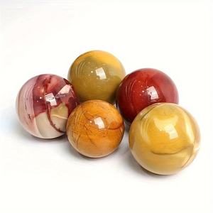 Sphère en pierre de jaune d'œuf polie style bohème en gros - Choix idéal pour la maison et les festivals - Product Image 3