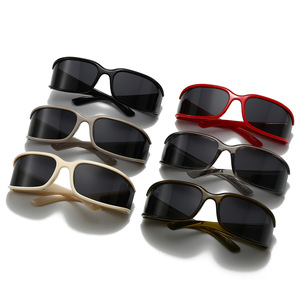 Y2K femmes à la mode blanc lunettes <span class=keywords><strong>de</strong></span> <span class=keywords><strong>soleil</strong></span> polarisées lunettes <span class=keywords><strong>de</strong></span> sport <span class=keywords><strong>de</strong></span> plein air Punk incurvé Anti-UV lunettes <span class=keywords><strong>de</strong></span> cyclisme <span class=keywords><strong>Ski</strong></span> transfrontalier PC Tac - Product Image 3