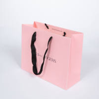 Bolsas de Papel de Lujo con Logotipo Personalizado Impreso al por Mayor, Bolsas de Papel de Color Personalizadas para Ropa, Zapatos y Calcetines, Papel Reciclable con Asa de Mano