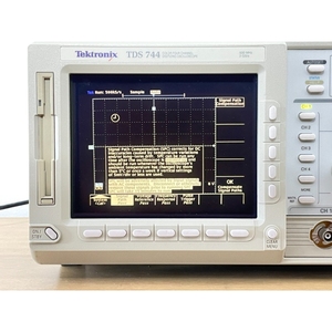 ออสซิลโลสโคป Tektronix รุ่น TDS744 500Hz 2GS/s สภาพพร้อมใช้งาน - Product Image 4