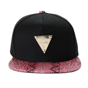 Heren Hoed Metalen Plaat Logo Ontwerp Snakeskin Rand Snapback Hoeden Met Custom Sticker