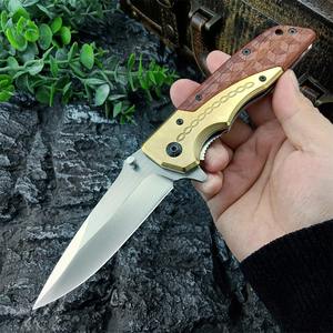 Couteau pliant de poche portable DA77, lame 5Cr13Mov, manche en laiton + bois teinté, outils de survie pour le camping, la chasse et la découpe en plein air - Product Image 1