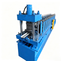 Machine de formage de profilés pour volets roulants de garage et portes industrielles