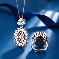 Laiton plaqué platine 13*18 simulé bleu spinelle rouge corindon noir plaqué pistolet ensemble de bijoux pour femmes pour cadeaux et fiançailles
