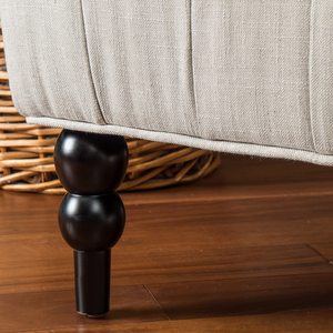 เก้าอี้พักผ่อนทรงสูงหุ้มเบาะนุ่มสีเบจอ่อนสำหรับห้องนั่งเล่น - Product Image 3