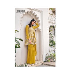 Costume Sharara brodé lourd de luxe de qualité supérieure au design moderne pour la fête disponible au meilleur prix - Product Image 1