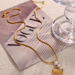 Collar con colgante de corazón con perlas de imitación, cadena dorada para mujer, regalo, joyería, accesorio de moda - Product Image 2