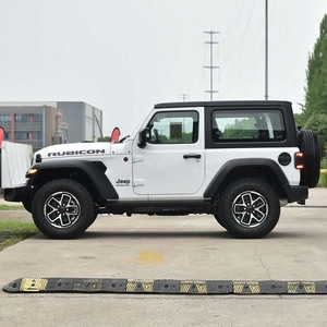 Voiture d'occasion <span class=keywords><strong>Jeep</strong></span> <span class=keywords><strong>Wrangler</strong></span> 2.0T Rubicon <span class=keywords><strong>4</strong></span> <span class=keywords><strong>portes</strong></span> SUV tout-terrain 4x4 haute puissance ACC sièges en cuir chauffants essence modèle 2024 - Product Image 4
