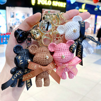 Cadeau pour couple : Porte-clés ours en fil 3D avec nœud papillon, style dessin animé, mignon, créatif, tendance, couleurs personnalisables, léger, très prisé sur internet