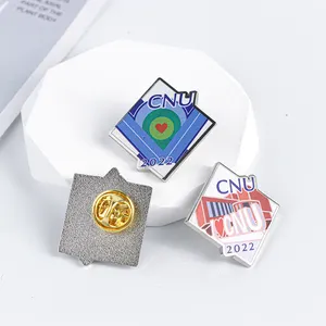 Badges en émail doux et dur en métal, de haute qualité, fabriqués en usine, badges de dessin animé et d'animation