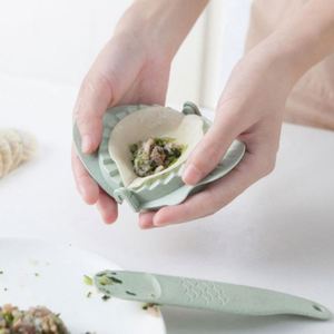 Outil manuel personnalisé en forme de poisson pour la fabrication de peaux d'empanadas et de raviolis - Product Image 4