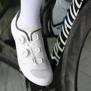 <span class=keywords><strong>Scarpe</strong></span> da bicicletta da esterno 2142 HBG <span class=keywords><strong>scarpe</strong></span> da <span class=keywords><strong>bici</strong></span> da strada leggere e traspiranti <span class=keywords><strong>scarpe</strong></span> da ciclismo professionali <span class=keywords><strong>estive</strong></span> in fibra di carbonio - Product Image 3