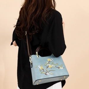 Sac à main pour femme <span class=keywords><strong>en</strong></span> cuir PU <span class=keywords><strong>de</strong></span> qualité supérieure, moderne, naturel, tendance, vente <span class=keywords><strong>en</strong></span> gros, nouvelle arrivée, broderie florale, imperméable - Product Image 4