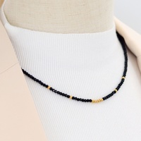 Collar de Cuentas Hecho a Mano para Mujer, con Diamantes Negros Tallados y Pequeñas Cuentas Doradas, Joyería Clásica Versátil en Capas, Ideal para Aniversario