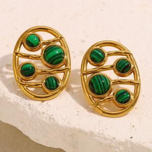 Boucles d'oreilles clous tendance géométriques rétro de style européen et américain, en acier inoxydable plaqué or 18 carats, avec turquoise, pour anniversaire - Product Image 3