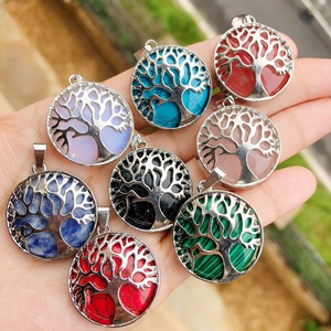 Nouveau Rond Turquoise Sculpté Alliage Arbre de Vie Animal Thème Pierre Naturelle Nouvelle Arrivée Cristal Gem Collier - Product Image 1