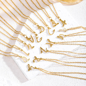 Collana Minimalista Vintage con Iniziale, Ipoallergenica, 26 Lettere, Placcata in Oro 18K, Acciaio Inossidabile 316L, Unisex - Product Image 2